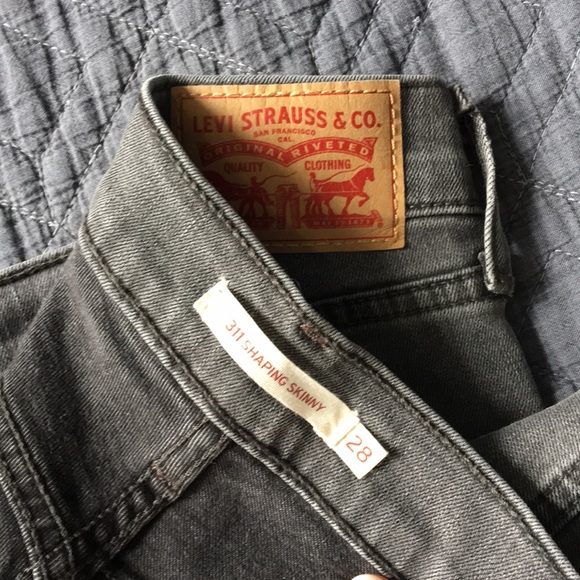 Levi 311 Shaping Skinny Jean - Picture 2 of 8